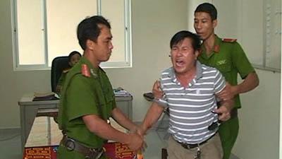 Việt kiều Mỹ bị công an đuổi bắt như phim - Nguoi Viet Online